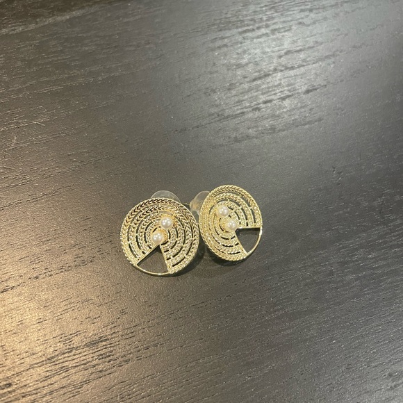 BEAND NEW! 14k gold plated earrings with imitation pearl - Picture 2 of 4